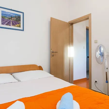 Cozy In Zadar With Sea And Mountain Views *