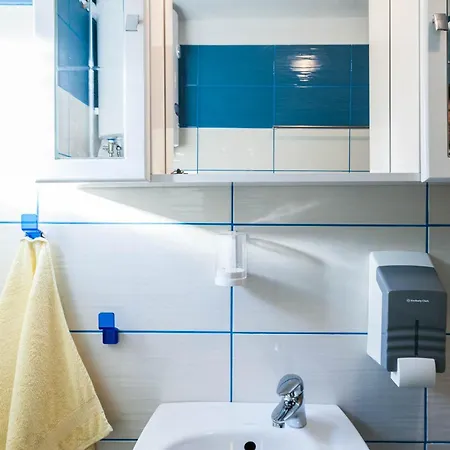 Cozy In Zadar With Sea And Mountain Views Apartment Vinjerac
